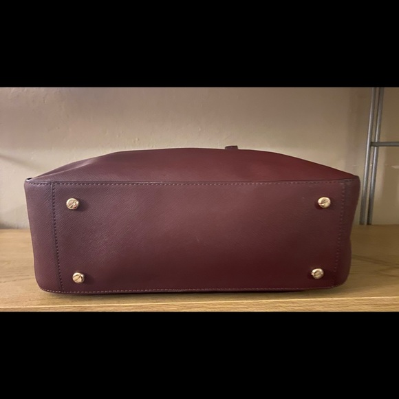 Henri Bendel Top Handle Satchel Very Rare, Wine. - Picture 6 of 11